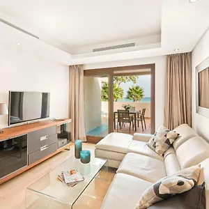Bahia De La Plata Luxury Apartment Estepona